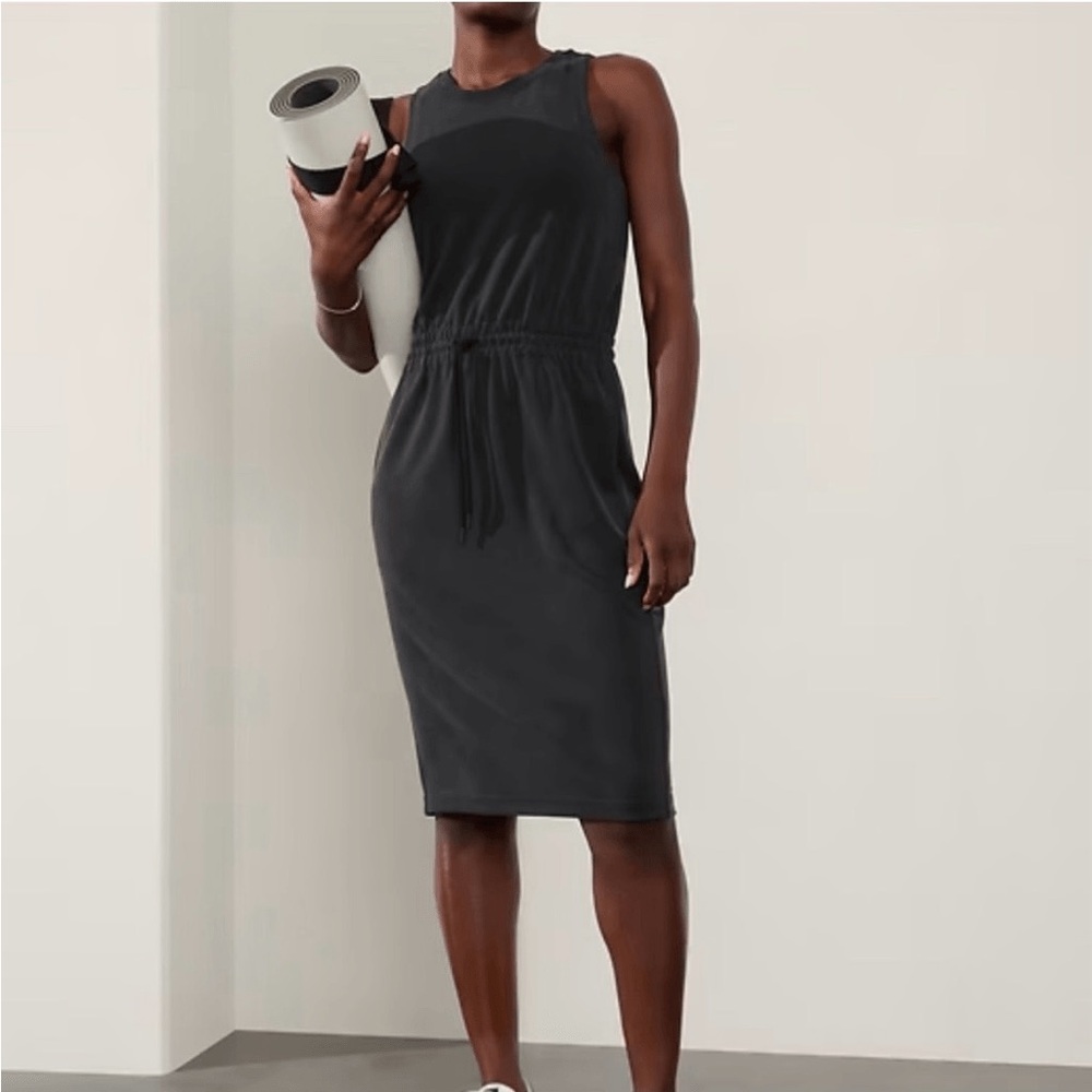 Athleta Dark Grey Seasoft Cinch Waist Midi Dress Size Medium